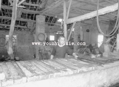 漸行漸遠的木榨油作坊 終究將被現(xiàn)代工業(yè)榨油技術替代(圖2) 漸行漸遠的木榨油作坊 終究將被現(xiàn)代工業(yè)榨油技術替代(圖2)